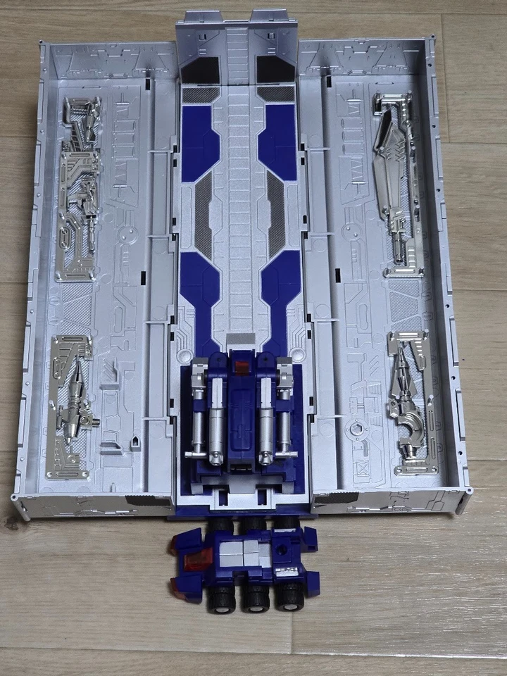 Transformers FansProject Parallax TFX-02 G3 Optimus Prime TRAILER - Image 1 of 4