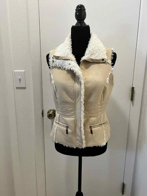 Colete Feminino Blanc Noir Faux Shearling Moto Grande Bege Creme Forrado Sherpa Zíper  - Imagem 1 de 4