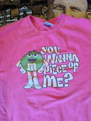 Camiseta M&Ms Candy Shirt You Wanna Piece Of Me Verde M&M Gráfico Rosa Extra Grande Foto 1 de 4