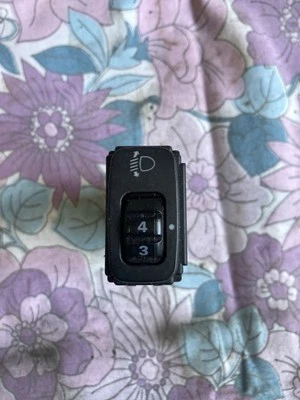 Interruptor ajustador de nivel de faros MITSUBISHI L200 2008 2,5 DID 2006-2014 MR506482 Foto 1 de 2