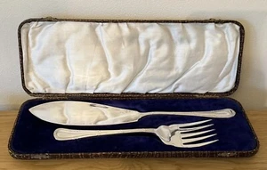 VINTAGE LBS SILVER PLATED FISH SERVERS BOXED - Picture 1 of 8
