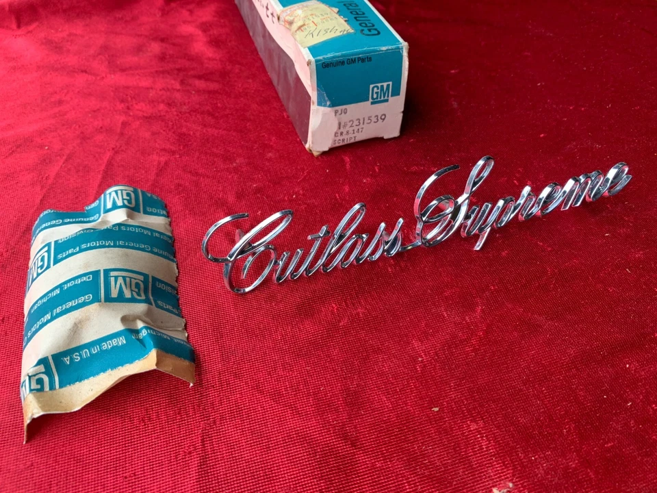 NOS 1973-1975 OLDSMOBILE CUTLASS SUPREME EMBLEM 73 74 75 GM 231539  - Image 1 of 1