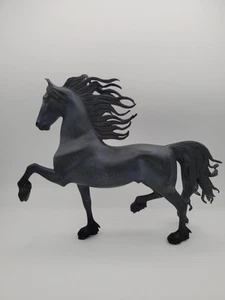 Peter Stone Modellpferd "Spirit Of The Fresian" dunkelblau-schwarz ASB bis FCM AOTH - Bild 1 von 13