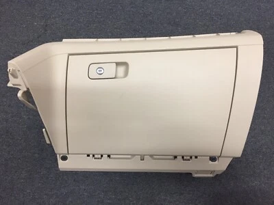 Conjunto de guantera delantera derecha Volkswagen Passat 2012-2015 561857938 OEM Foto 1 de 4