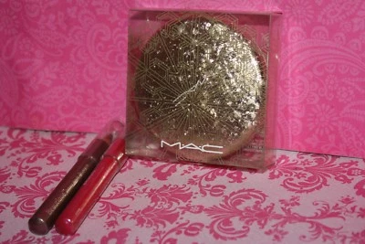 MAC Cosmetics SNOWBALL FACE POWDER Collection Holiday 2017- Happy Go Dazzingly - Image 1 of 4