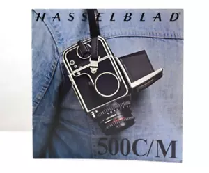 HASSELBLAD 500 C/M CAMERA BOOKLET (MINT) - Picture 1 of 2