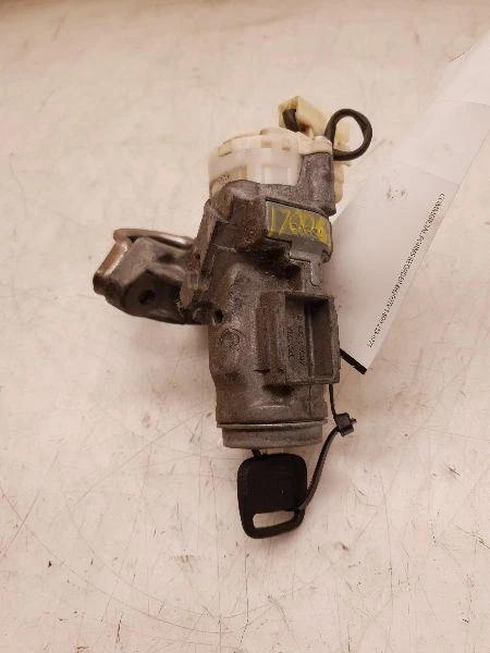 04 05 06 INTERRUPTOR DE ENCENDIDO SCION XA CON LLAVE Foto 1 de 4