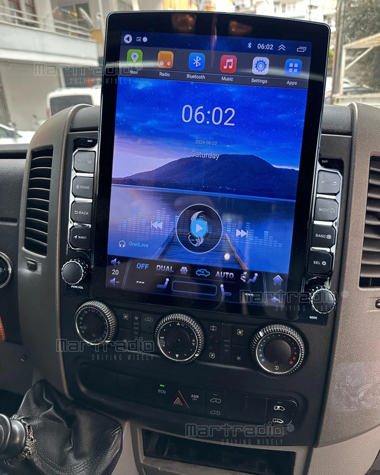 Android 14 For 2007-2018 Freightliner Sprinter 9.7" Car Stereo Radio Carplay GPS - Image 1 of 4