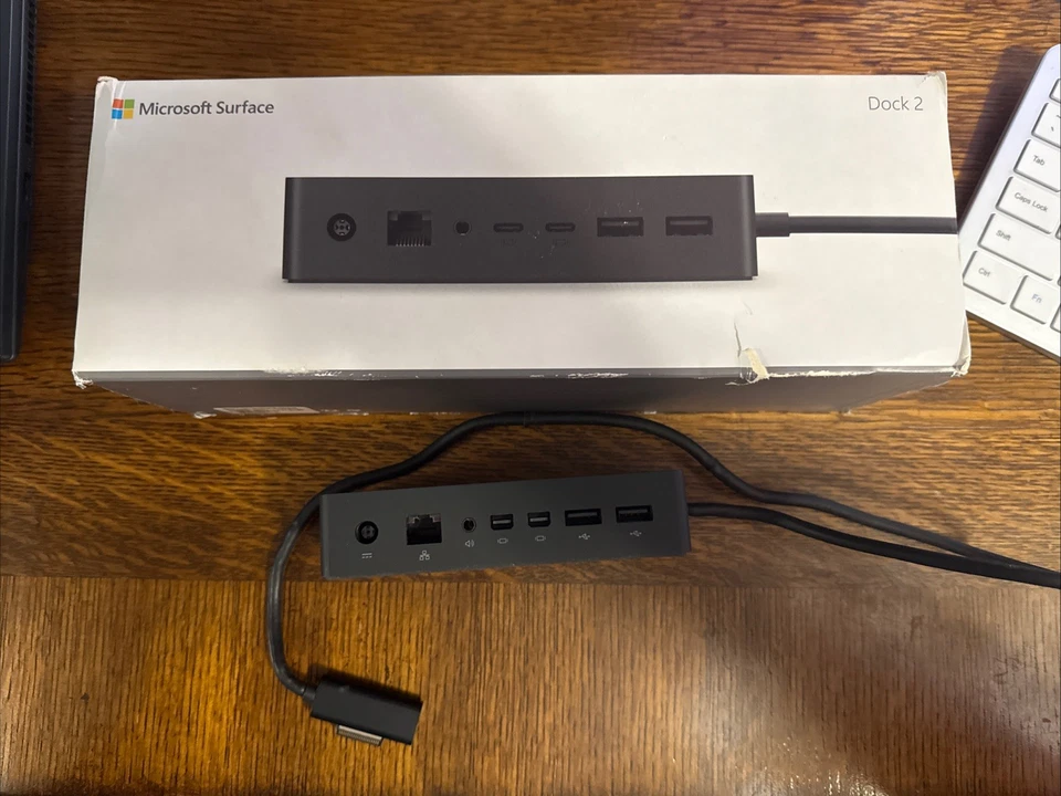 Microsoft Surface Dock 2 MODELO 1917 [SOLO UNIDAD] ENVÍO Y DEVOLUCIÓN GRATUITOS Foto 1 de 4