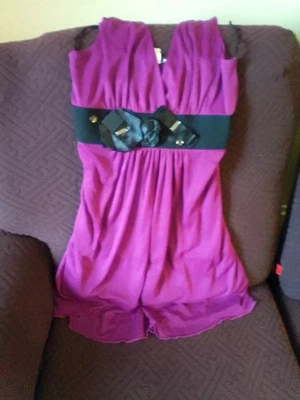 Mini vestido feminino Still Vixen roxo sem mangas tamanho grande - Imagem 1 de 4