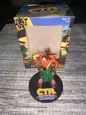 Crash Team Racing Nitro Fueled Dashboard Bobble Head GameStop Promo Caja Abierta Foto 1 de 4