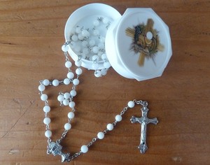 bijoux religieux blanc Chapelet en plastique avec perles lumineuses pour catholicisme pri/ère
