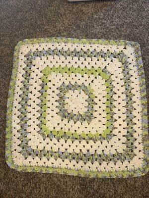 粗针织钩针编织白色绿色蓝色手工毯 36 英寸 X 41 英寸非常柔软 — 第 1/4 张图片