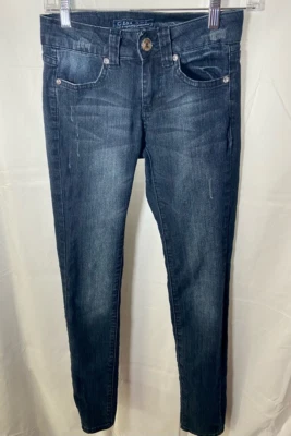 Pantalones Cest Toi Mujer 1 Azul Denim Ajustado Bolsillos Ajustados Estrás 26x30. Foto 1 de 4