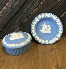 Vintage Wedgwood Blue Jasperware Round Trinket Box & Trinket Plate Pegasus
