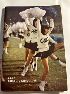 1966 BALTIMORE COLTS Yearbook MEDIA GUIDE Yearbook JOHNNY UNITAS  - Picture 1 of 3