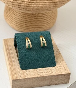 14K Solid Yellow Gold Round Diamond & Emerald Push Back Stud Earrings - Picture 1 of 4