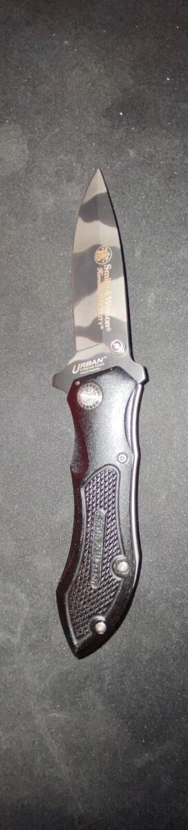 Smith & Wesson Titanium Handle Black Collectible Folding Smith & Wesson Titanium Handle Black Collectible Folding
