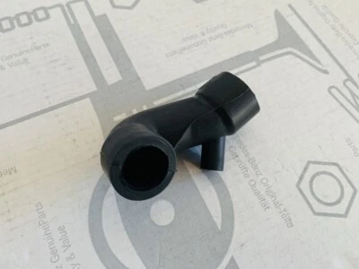 / 960 / Orig. Mercedes-Benz Tuyau Evacuation de la Boite Manivelle D'Air W203 - Photo 1/4