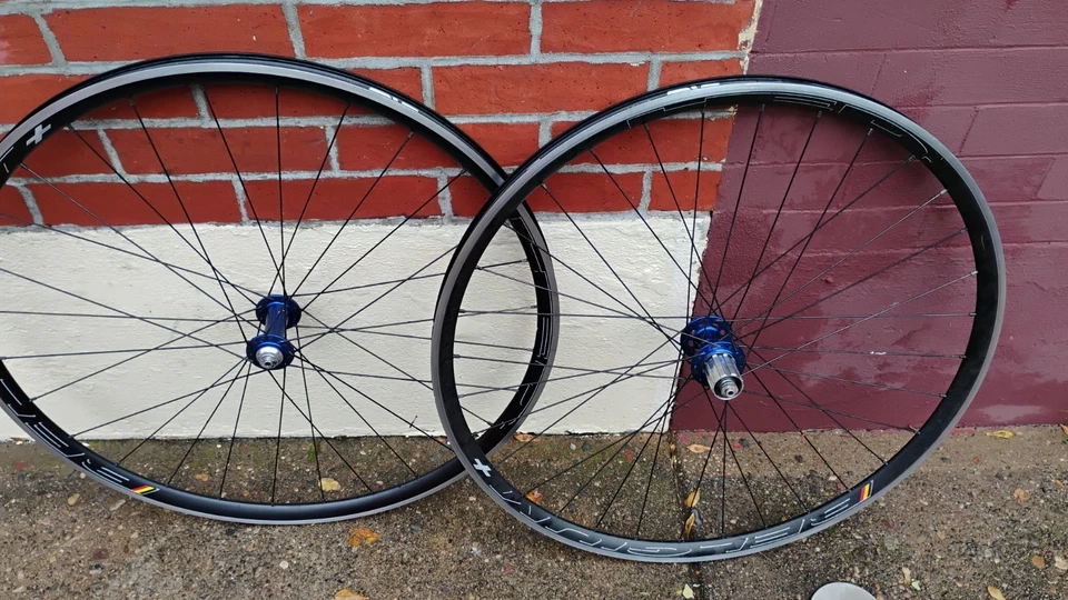 Juego de ruedas HED Belgium Plus + Chris King R45 11 velocidades Foto 1 de 4