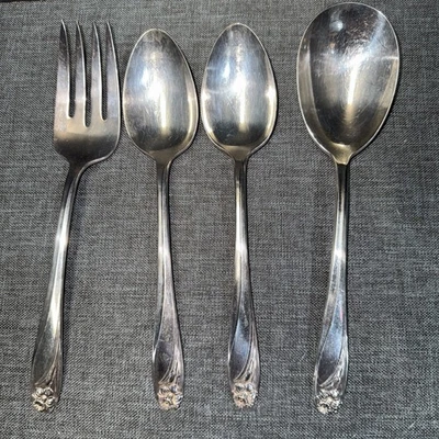 Juego de servir tenedor y cucharas 1847 Rogers Bros narciso plateado Foto 1 de 2