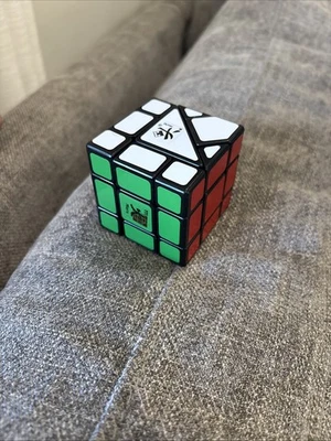 CUBO BERMUDA DAYAN Rubiks - Urano Foto 1 de 2