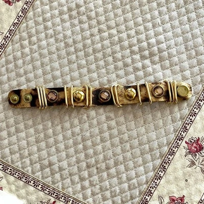 全新带标签 Natasha Couture 金色和棕色闪亮皮革手链袖口 — 第 1/4 张图片