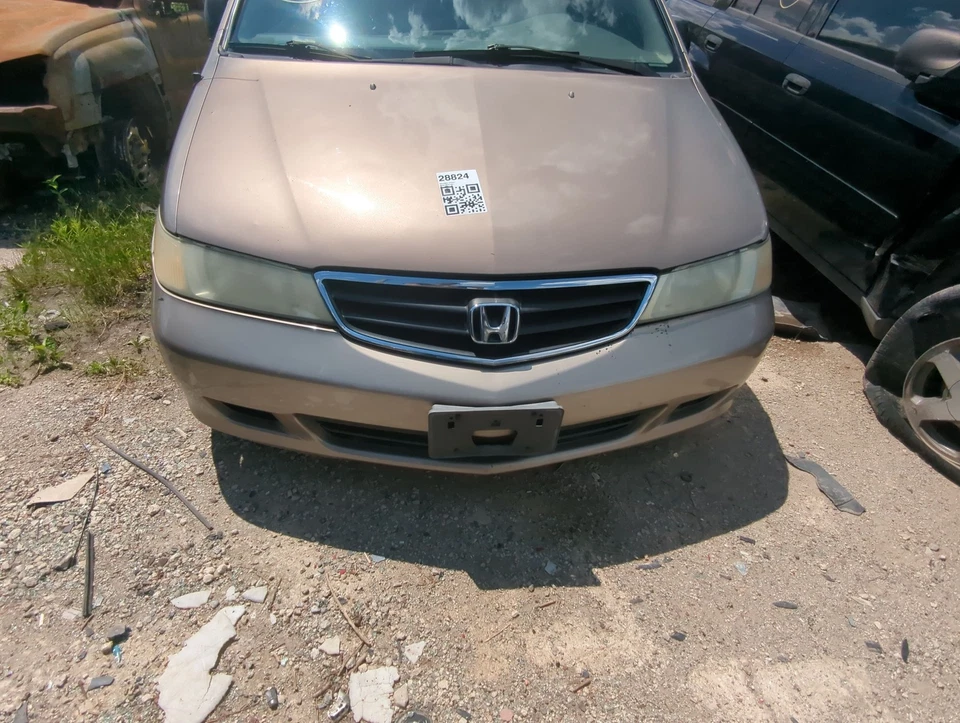 2002-2004 Honda Odyssey Front Grille Bumper Not Included M4YJM - Image 1 of 1