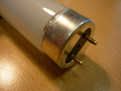 Fluorescent Lamp - CALEX FL 20/RS/4100K CW 20W Special Size 58 x 3.2 cm T10 LSR - Image 1 of 4