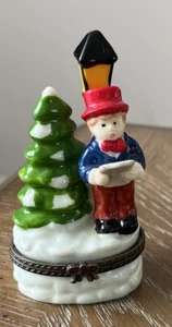 Ceramic Christmas Caroler Post Light Figurine Miniature Trinket Gift Ring Box - Picture 1 of 10