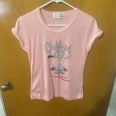 Camisa feminina Stedman Vintage Oshkosh 1985 Aviations Greatest Show feita nos EUA - Imagem 1 de 4