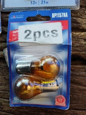 Front Wagner Turn Signal Light Bulb fits Mercedes ML500 2002-2005 - Image 1 of 2