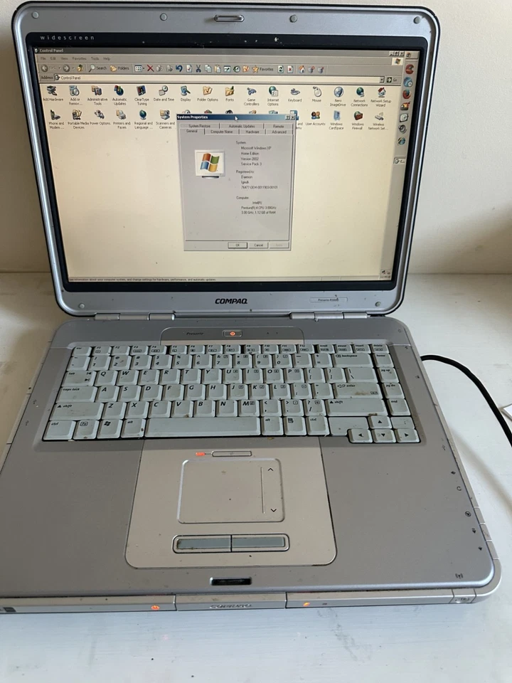 Laptop Compaq Presario R3000, Windows XP, CPU 3 GHZ, 1.12 GB RAM. Has wifi, dvd. - Image 1 of 1