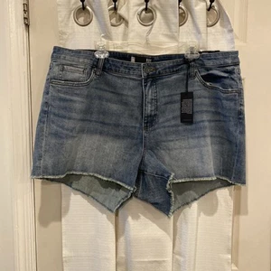 NWT Kut from the Kloth Women's Gidget Mid Rise Fray Short Blue Size 22W - Picture 1 of 8