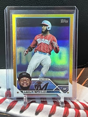 2023 Topps Series 2 - Bryan De La Cruz #599 Gold Foil - Image 1 of 2