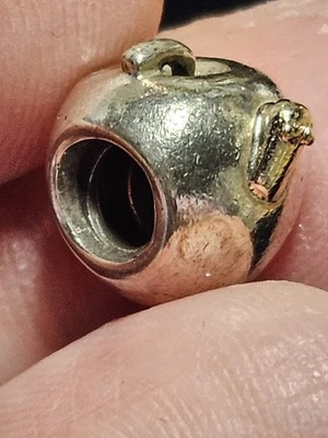 Pandora Apple con 14kt. Dije Gusano Pandora Dos Tonos Retirado 925 ALE Foto 1 de 4