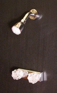 Grifo de ducha Mobile Home RV Marine de 4" con cabezal de ducha, brazo y brida - Imagen 1 de 1