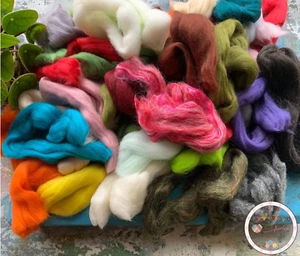 Heidifeathers® Big Bag of Wool Scraps / Off Cuts / Waste Wool Roving / Tops 300g - Picture 1 of 10
