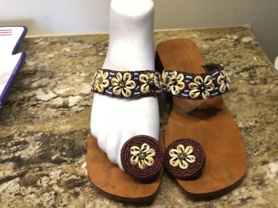 SANDALIAS MYSTIQUE DISEÑO CONCHA MARINA TANGA PLANA Anillo Puntera  Foto 1 de 4