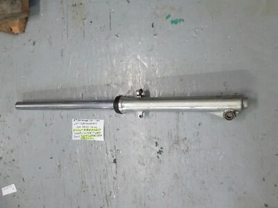 雅马哈 1982 - 1984 XT200 左叉腿组件 15A-23102-00-00 — 第 1/4 张图片