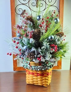 Longaberger 1998 Christmas Glad Tidings Basket, Floral Arangement, Center Piece - Picture 1 of 16