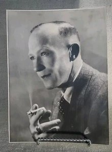 Photo Photograph 7" X 9" Vintage Black & White Man Smoking Original Odd Strange - Picture 1 of 6