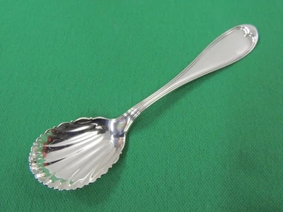 Antique 1800's Coin Silver Lowell & Senter MA Shell Serving Spoon 38 grams - Image 1 of 4