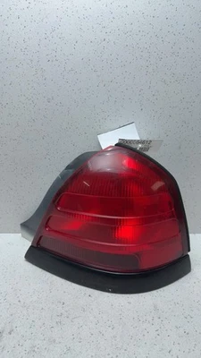 1998- 2011 Ford FORD CROWN VICTORIA Right Headlamp Assembly - Изображение 1 из 4