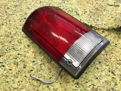 95-04 Ford Serie E 150 250 350 Van Bus USADO LH Luz Trasera Trasera Izquierda Foto 1 de 4