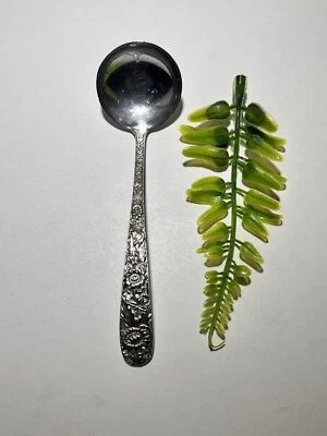 Cucharón S.Kirk & Son plata de ley pesado repoussé 31 gr. 5-3/8" Lg con monograma Foto 1 de 4