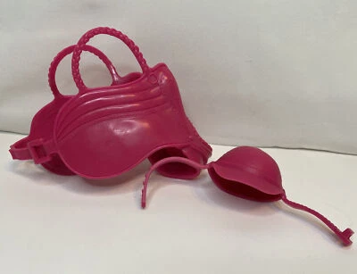 Barbie 2002 Mattel Blossom Beauties Caballo Rosa Sillín y Casco Piezas C3 Foto 1 de 2