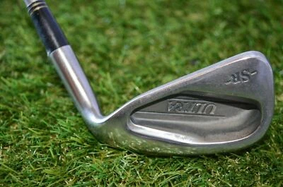 Wilson 	Ultra SR	9 Iron 	Right Handed 	36.25"	Graphite	Seniors 	New Grip  - Image 1 of 4