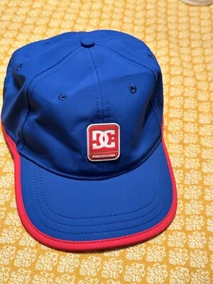 Sombrero de patín ajustable fácil de usar DC para hombre Foto 1 de 4