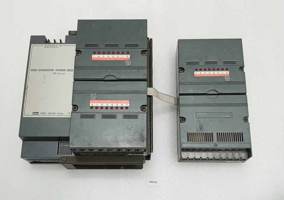 IDEC IZUMI FA-1J Expansion Power supply PFJ-PS1DCU With  PFJ-T081U - Image 1 of 4